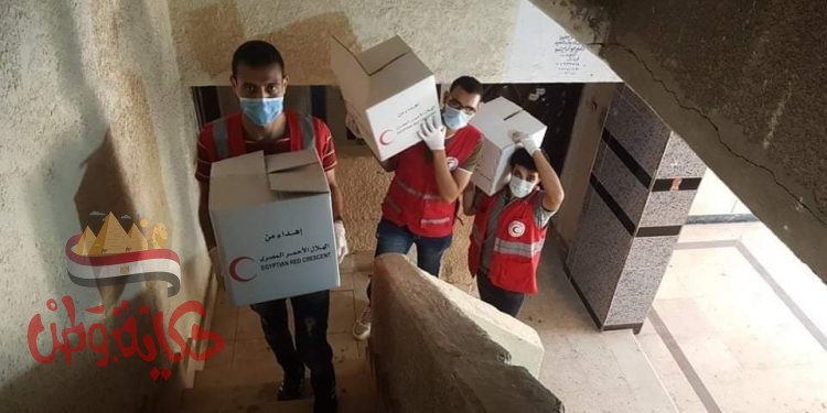 الهلال الأحمر المصري يواصل دعم الأسر المتضررة من تداعيات فيروس كورونا في محافظات الجمهورية
