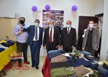 رئيس جامعة بني سويف يتفقد المعرض الخيري بكلية التربية