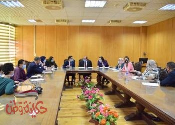 رئيس جامعة بني سويف يقوم بزيارة مفاجئة لمجلس كلية الإعلام