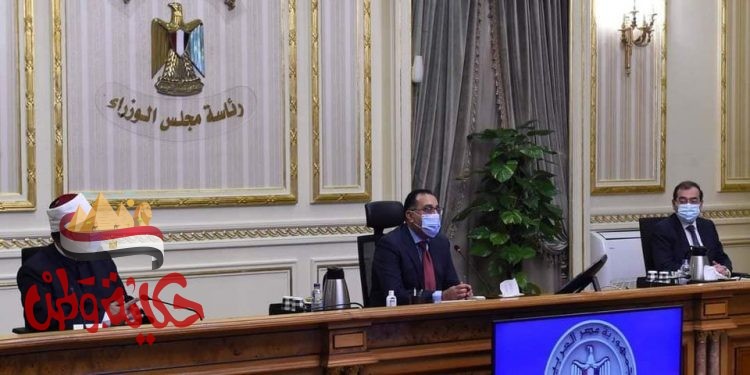 مدبولي يستعرض خطوات تطوير المنطقة الجغرافية لشركات البترول بـ مسطرد