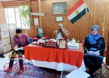 مناقشة جدول أعمال اجتماع مديري الجمعيات بابشواي الزراعيه .