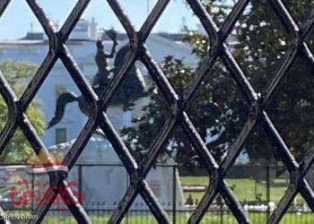 وضع سياج كامل حول محيط البيت الابيض