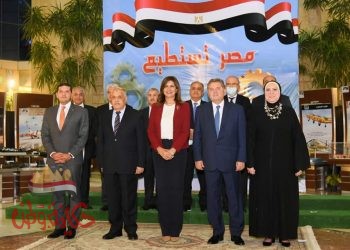 نيفين جامع : المؤتمر يمثل فرصة كبيرة لاستعراض مقومات وامكانيات الصناعة المصرية