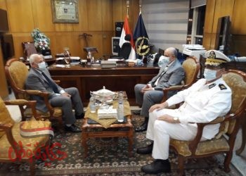 محافظ بورسعيد يعقد اجتماعا مع مدير الامن لبحث الاستعدادات النهائية لانتخابات مجلس النواب .