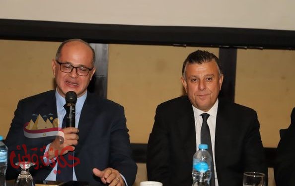 تكريم أطباء قسم العظام لجهودهم في مواجهة وباء كورونا بحضور رئيس ونائب رئيس جامعة عين شمس