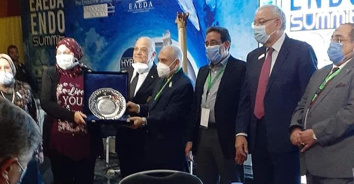 المؤتمر الدولى الأول فى علاج أمراض الغدد الصماء والسكروتصلب الشرايين تم تنفيذه عبر الأنترنت “HYBRID CONFERENCE”