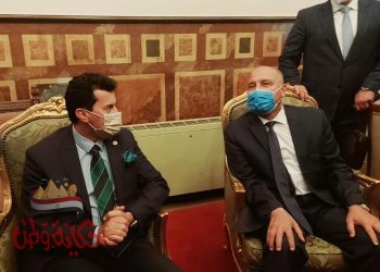 وزيرا الشباب والنقل يودعان المشاركين في الفوج الأول من قطار الشباب بمحطة مصر