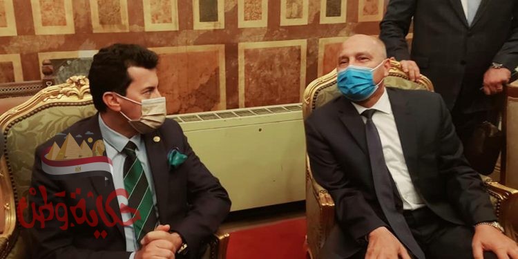 وزيرا الشباب والنقل يودعان المشاركين في الفوج الأول من قطار الشباب بمحطة مصر