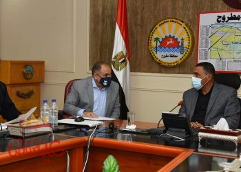 محافظ مطروح يتابع عمليات بدء فرز الاصوات بعد انتهاء اليوم الثانى من جولة الاعادة لانتخابات النواب