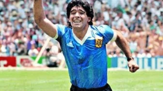 رحيل أسطورة كرة القدم مارادونا