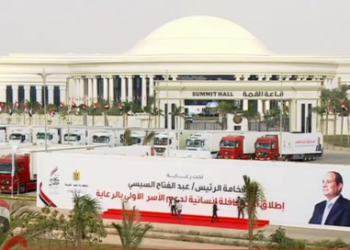 رئيس الوزراء يحضر إطلاق أكبر قافلة إنسانية لدعم مليون أسرة … بالصور