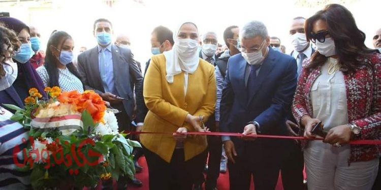 وزيرة التضامن الاجتماعى تفتتح معرض الأثاث الدمياطي ومستلزمات الأثاث للأسر المنتجة