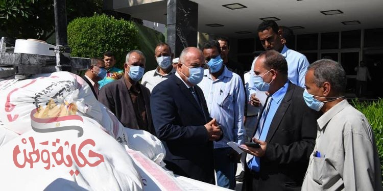 ضبط 4 طن دقيق بلدي مدعم قبل بيعها بالسوق السوداء بقنا