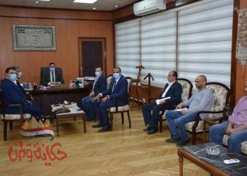 محافظ الدقهلية يتلقى دراسة فنية من احدي الشركات العاملة في مجال الخدمات البيئية