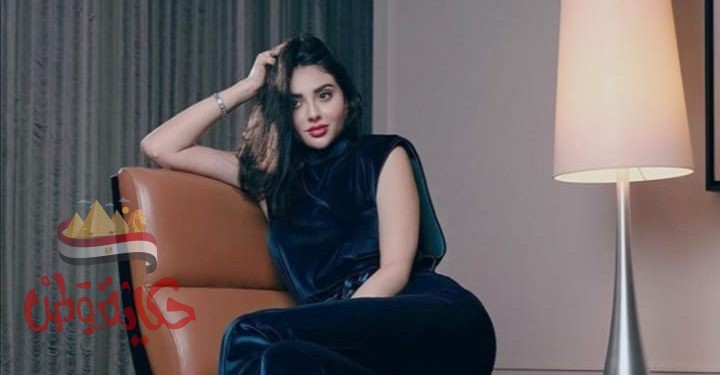 الفنانة العربية مريم حسين تتألق بالزي المخملي