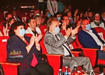 وزيرة الثقافة تشهد ليلة في حب الرسول لجمال عبد الحميد علي مسرح البالون