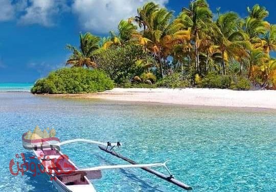 عاشقه له ومتيمه لهواه