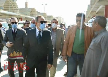 محافظ كفرالشيخ يتفقد شوارع العاصمة.. مشددًا برفع وإزالة الاشغالات