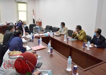 رئيس جامعة بني سويف يترأس مجلس معهد النباتات الطبية والعطرية