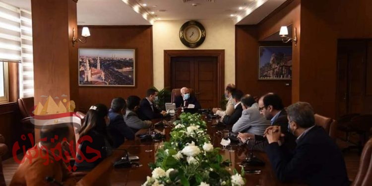 محافظ بورسعيد يتابع مستجدات العمل بمنطقة ساحة مصر بحى الشرق