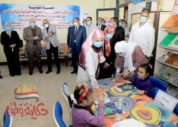 محافظ بني سويف يتفقد الحملة القومية للتطعيم ضد الطُفيليات المعوية لتلاميذ الابتدائي
