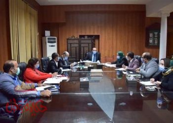 رئيس جامعة بني سويف يترأس اجتماعي المجلات العلمية والمؤتمرات