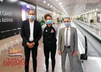 وفد رسمي من وزارة الشباب والرياضة يستقبل “ميار شريف” بمطار القاهرة