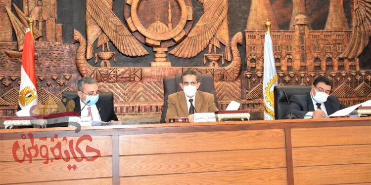 محافظ الغربية يتابع خطط الرصف