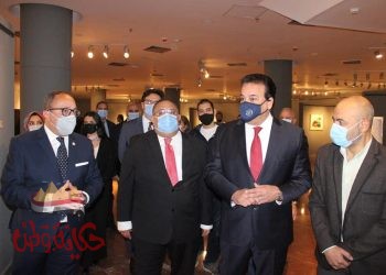 وزير التعليم العالي يتفقد المتحف الفني المعاصر بجامعة حلوان