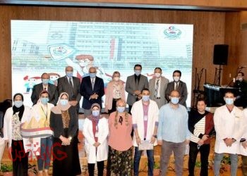 جامعة المنصورة تكرم الأطقم الطبية والعاملين بمستشفى الأطفال الجامعى لجهودهم خلال جائحة كورونا