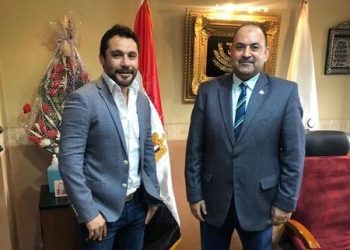 أحمد حسن يطمئن على المدير التنفيذي لوزارة الرياضة بعد تعافيه من كورونا
