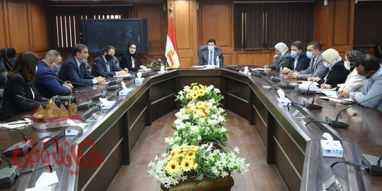 وزير الشباب يبحث التعاون مع الأمين العام للمشروع الوطني لتحدى القراءة