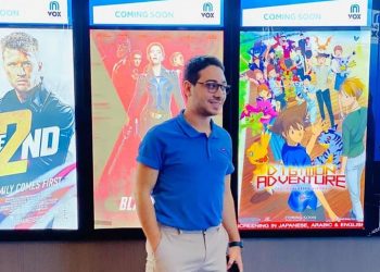 مصطفى عاطف.. شاب يصدم جمهوره بسهولة الانجليزي مجانا