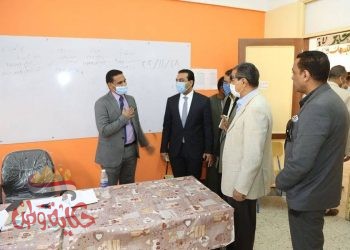 نائب محافظ قنا يتابع سير العملية الإنتخابية فى ثانى أيام التصويت