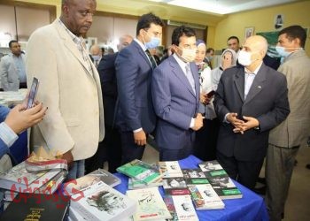 وزير الشباب والرياضة يفتتح معرض الكتاب بنادي طلعت حرب
