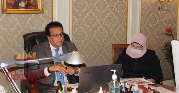 وزير التعليم العالي يعقد اجتماعًا مع وزير التعليم العراقي