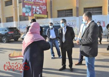 متابعة محافظ الغربيه بالحركه المروريه بالشوارع