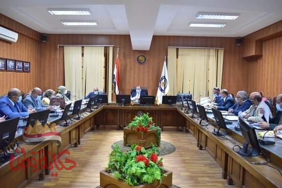 رئيس جامعة بني سويف يوجه بتشكيل لجان متابعة للإجراءات الاحترازية بكل كلية