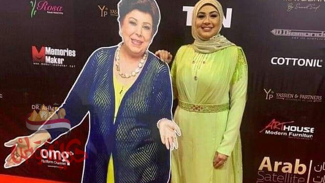 حصول الإعلامية دعاء عامر على جائزة افضل برنامج تليفزيونى