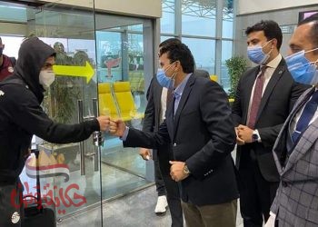 “صبحى” يستقبل بعثة المنتخب الوطني بمطار القاهرة