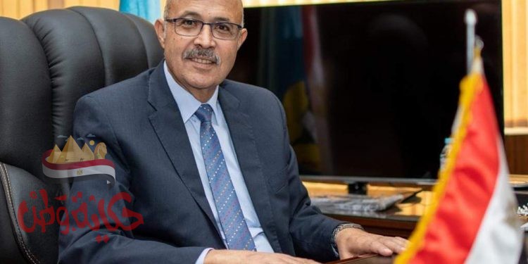 رئيس جامعة طنطا يكرم رواد التميز المدرجين بقائمة أفضل علماء العالم