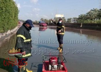 رجال الشــرطة فــى مـواجهة تداعيات الأمطار