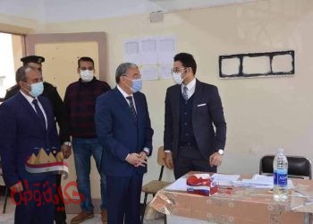 لليوم الثاني على التوالي  القاضي يتابع انتظام سير العملية الإنتخابية بعدد من اللجان بالمنيا