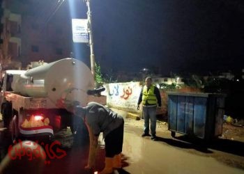 متابعة كسح المياه بشوارع أبوحمص