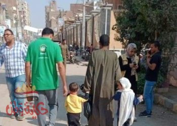 فريق أطفال وكبار بلا مأوي ينجح في دمج فتاة وطفلتين داخل أسرهم في بني سويف والمنيا  