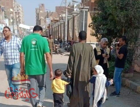 فريق أطفال وكبار بلا مأوي ينجح في دمج فتاة وطفلتين داخل أسرهم في بني سويف والمنيا  