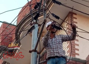 الوحدة المحلية تتابع صيانة  أعمدة الكهرباء