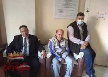 وكيل وزارة التضامن بالغربية تنقذ مسنا من مخاطر الشارع