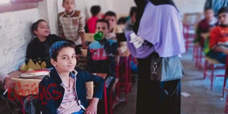 مدير عام صحة ابشواى تتابع استمرار حملة القضاء على الديدان المعوية بالمدارس