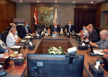 محافظ جنوب سيناء يعقد اجتماعاً شاملاً لبحث استعدادات المحافظة لمجابهة أخطار السيول